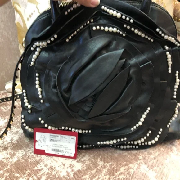 Elegant Black Studded Handbag - Picture 3 of 10
